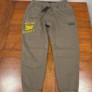 $90 Mens Size Under Armour Project Rock Veterans Day Sweatpants 1386923 XL